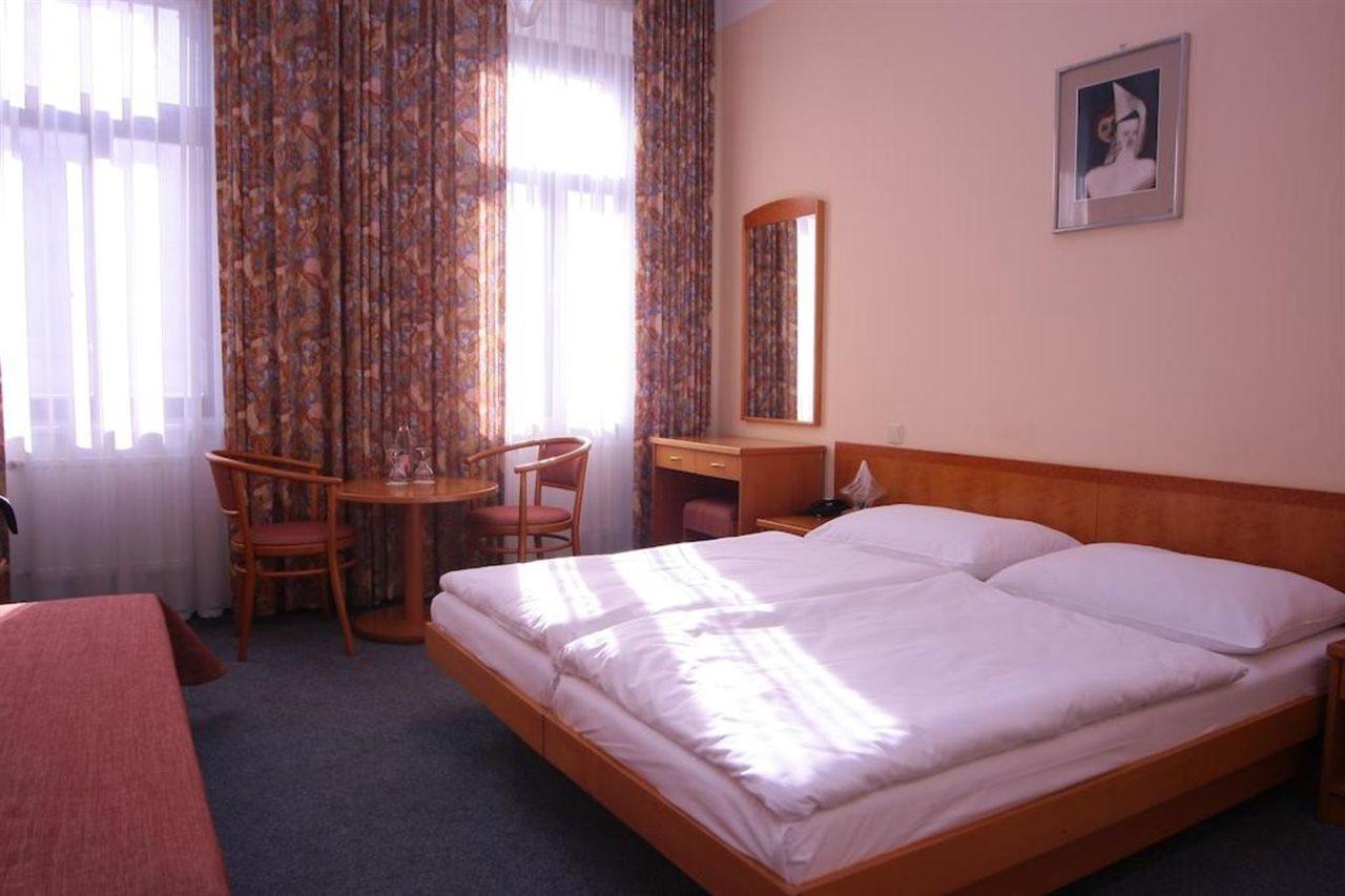Hotel Dalimil Prague Ngoại thất bức ảnh