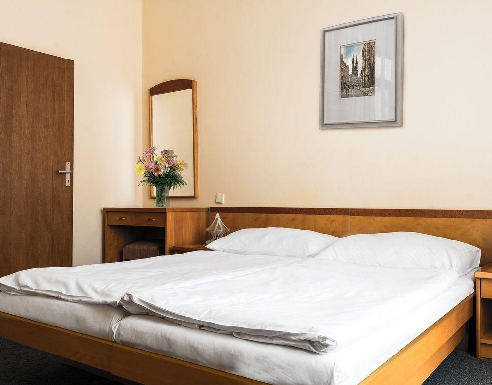Hotel Dalimil Prague Ngoại thất bức ảnh