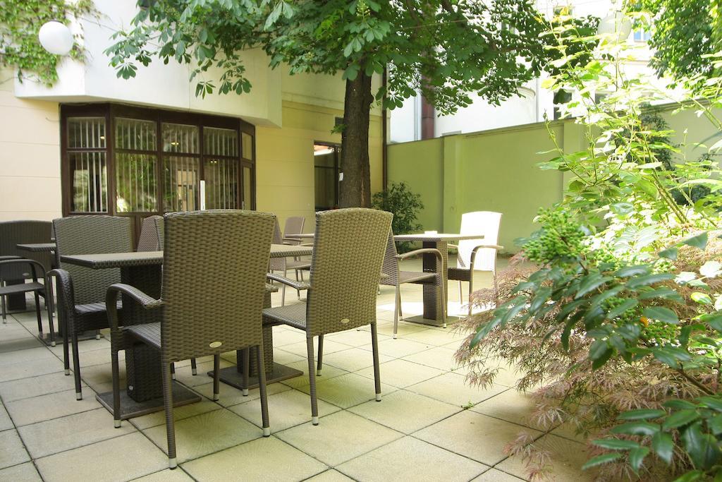 Hotel Dalimil Prague Ngoại thất bức ảnh